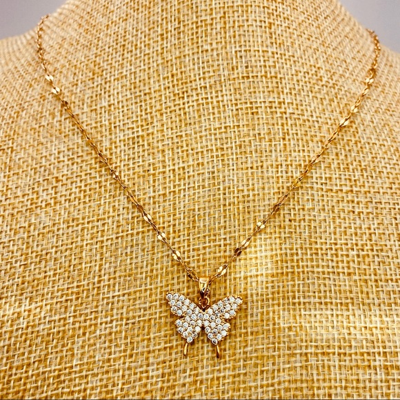 18K Gold CZ Butterfly Lip Chain Necklace - Picture 5 of 7